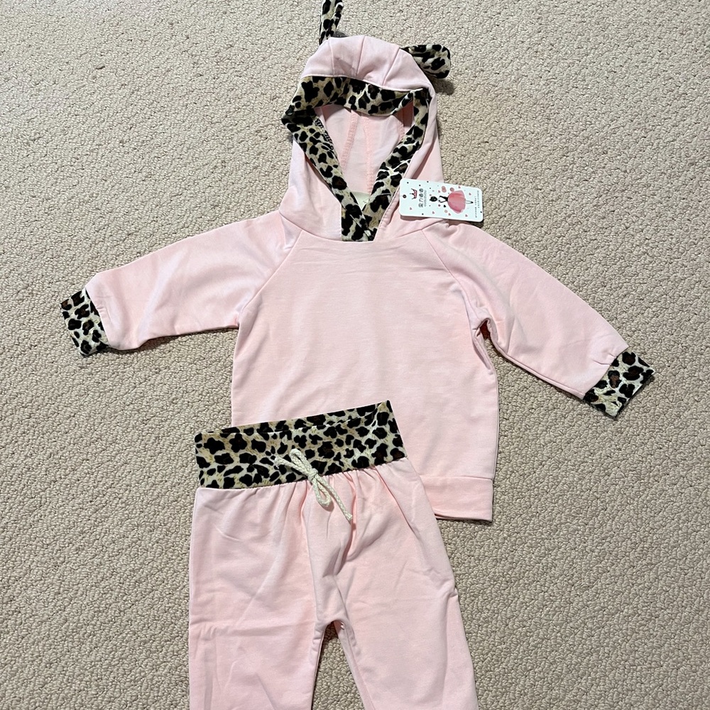 Baby girl pink leopard outfit size 80